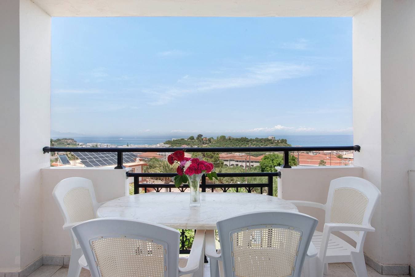 Foto 4 von 30: Ferienwohnung "Yiannis Superior Apartment" mit Meerblick, WLAN und Garten