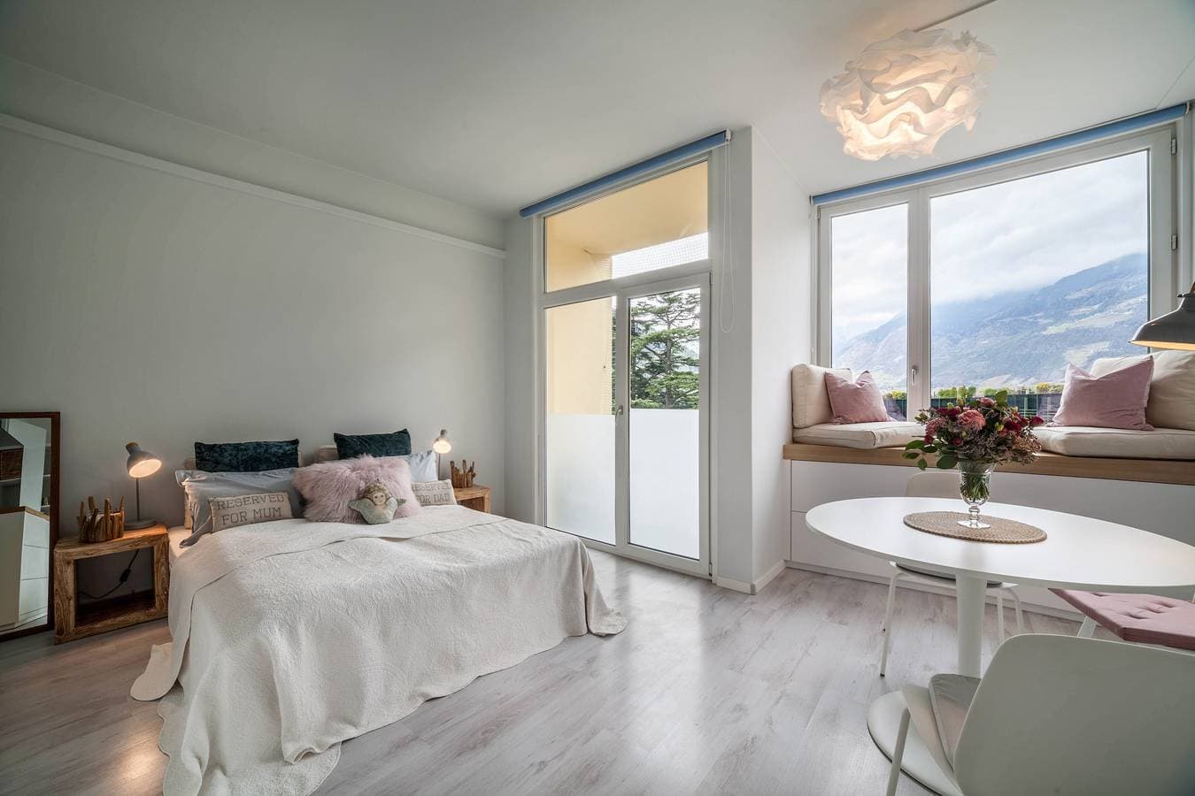 Foto 4 von 16: Einzimmerapartment "Nuvola 5th Floor" mit Bergblick, Balkon und WLAN