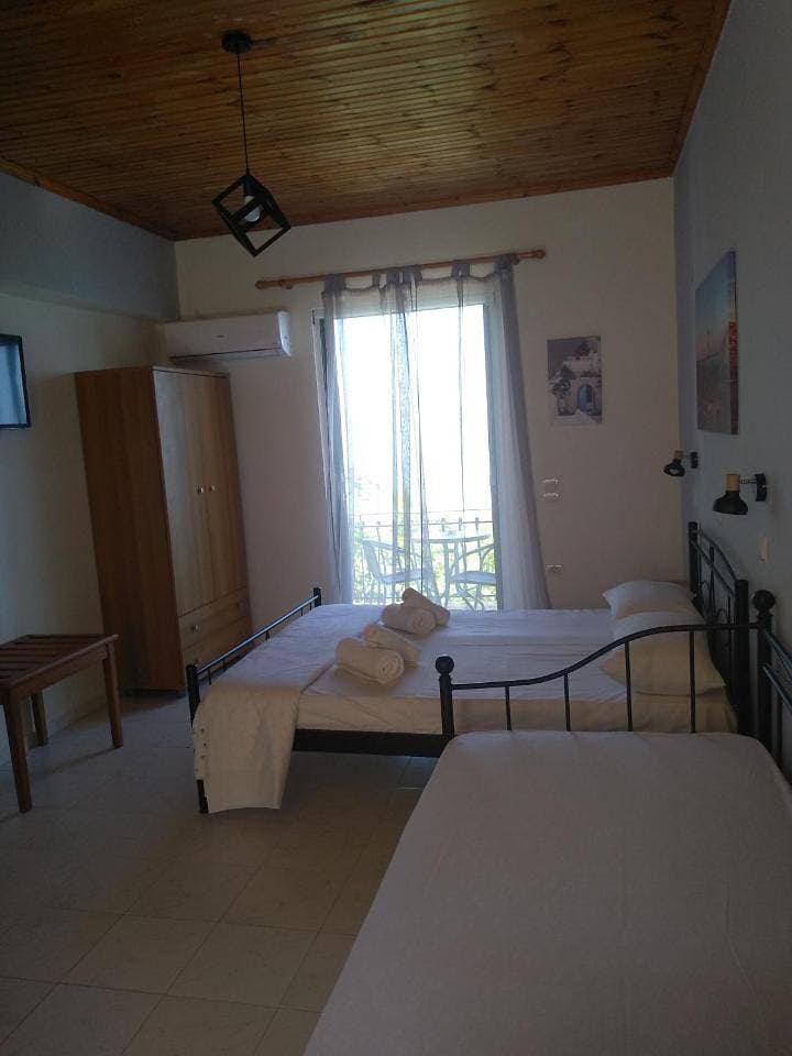 Foto 10 von 28: Standard Triple Room with Sea View