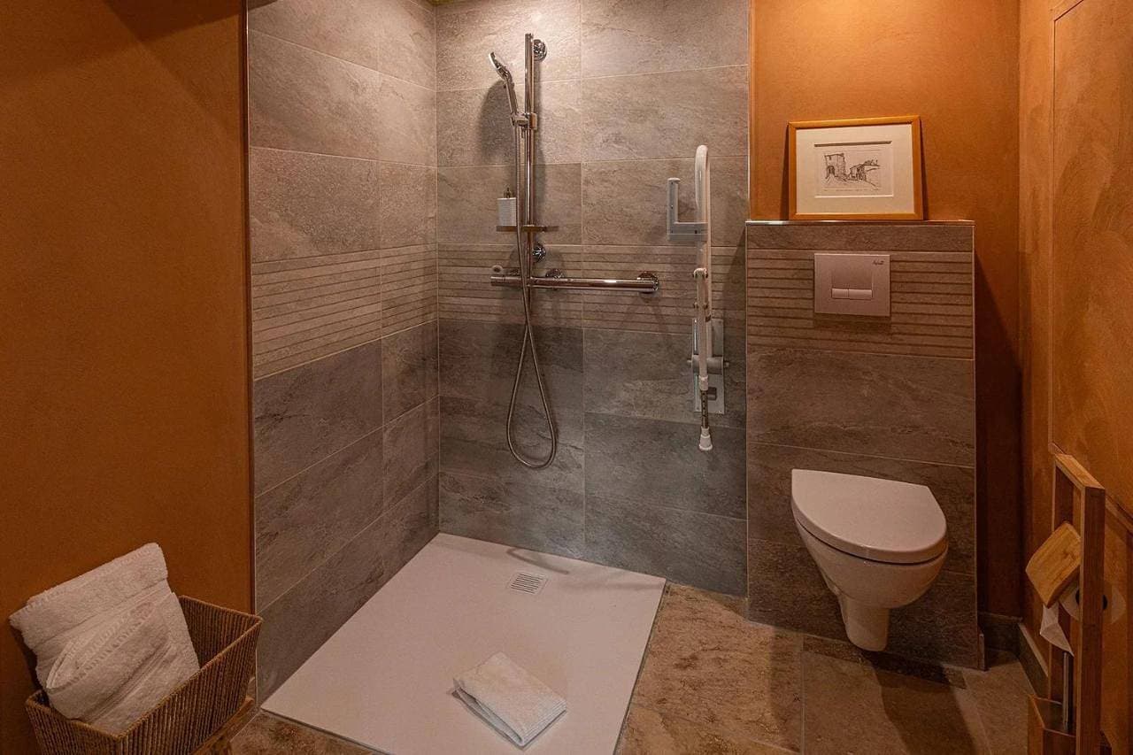 Foto 9 von 11: Queen Room - Disability Access