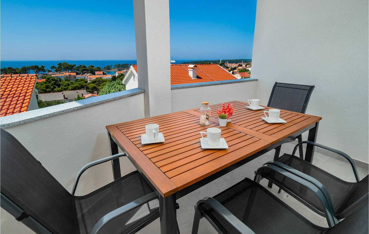 Foto 10 von 29: Gemütliche 1-Zimmer-Wohnung mit Meerblick, WLAN und Parkplatz, 1 km vom Strand entfernt
