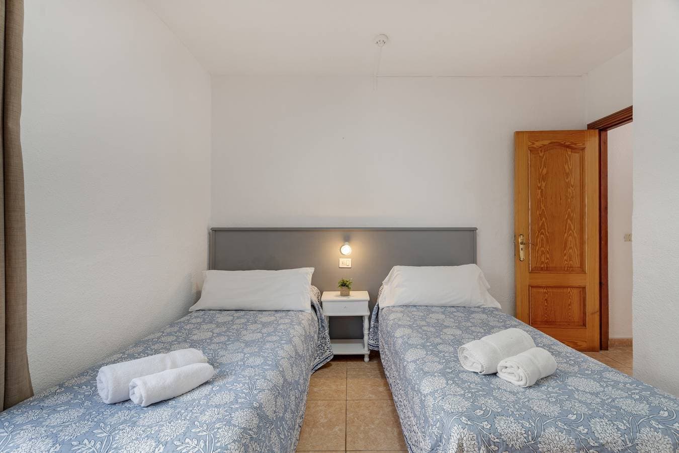 Foto 12 von 27: Sun And Calm Las Floritas mit Gemeinschaftspool, privater Terrasse und WLAN