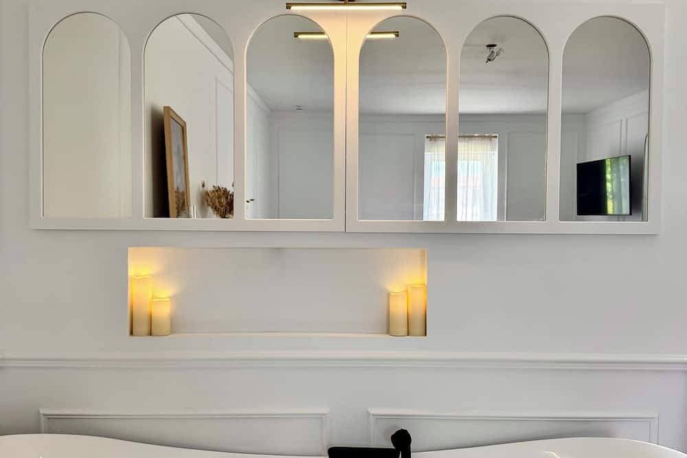 Foto 8 von 29: La Folie Blanche - Entire house with garden, spa, parking, and barbecue