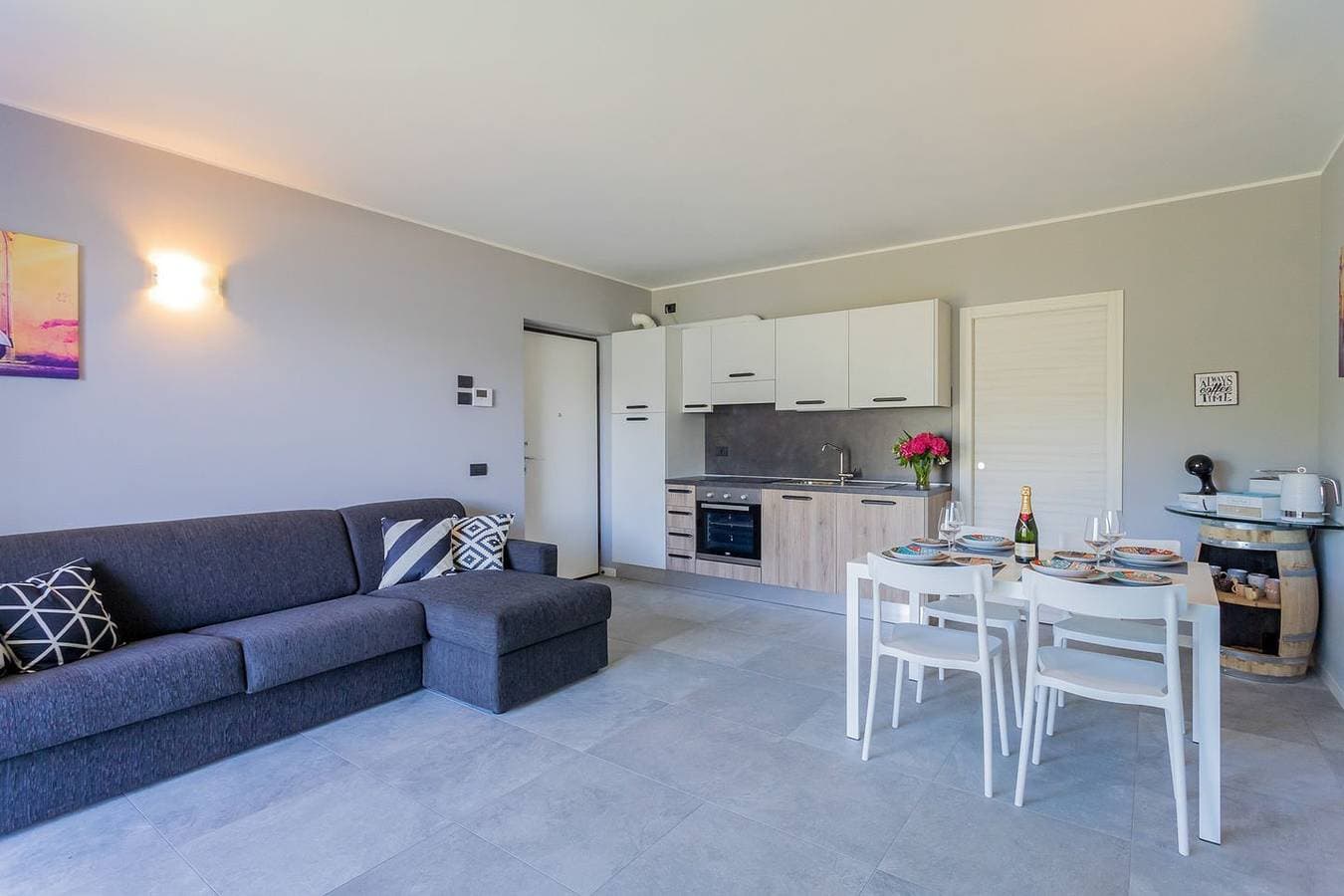 Foto 13 von 41: Anna's Lodge Ferienwohnung mit Pool am Comer See