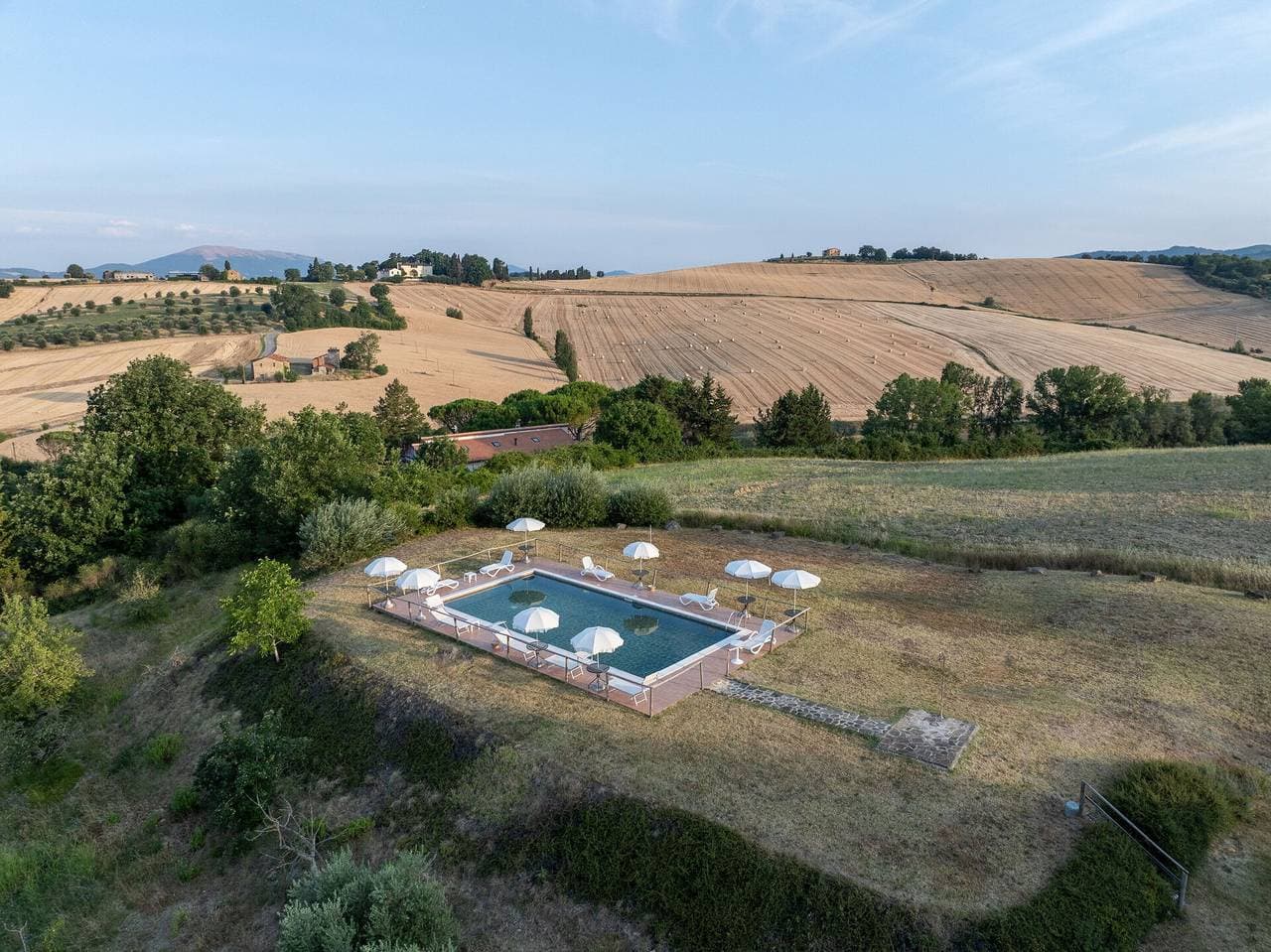 Foto 11 von 31: Il Giuncheto Casale Rooms, Pool, Umbrian Countryside - Casale 1