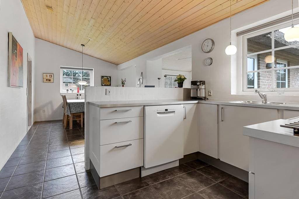 Foto 6 von 22: Skandinavisch eingerichtetes Ferienhaus mit Wellnessbad – 2 Hunde erlaubt
