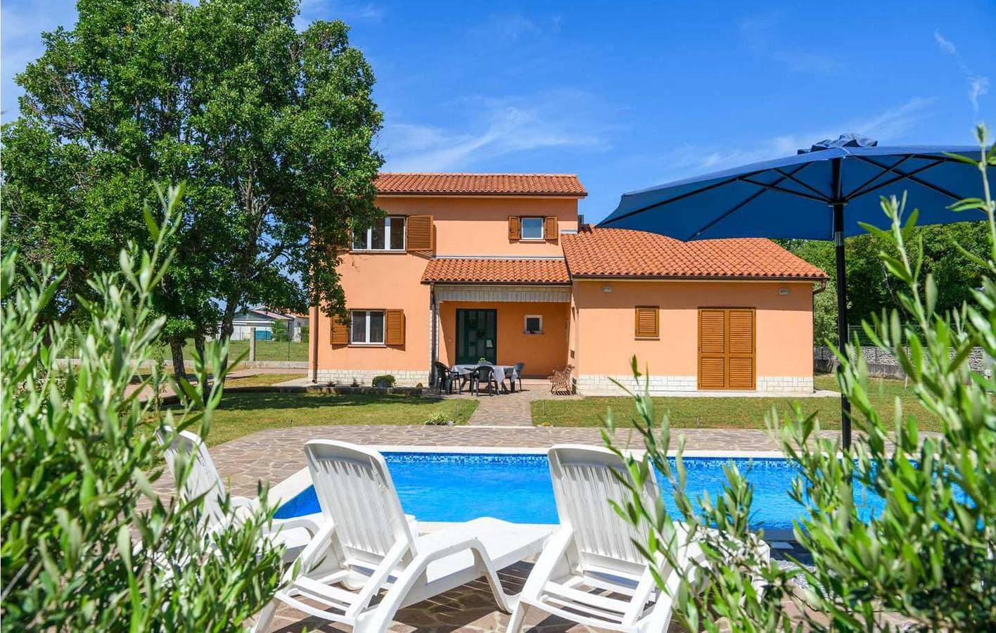 Foto 2 von 30: Geräumige 2-Zimmer-Wohnung mit Pool, in der Nähe des Stadtzentrums und von Restaurants