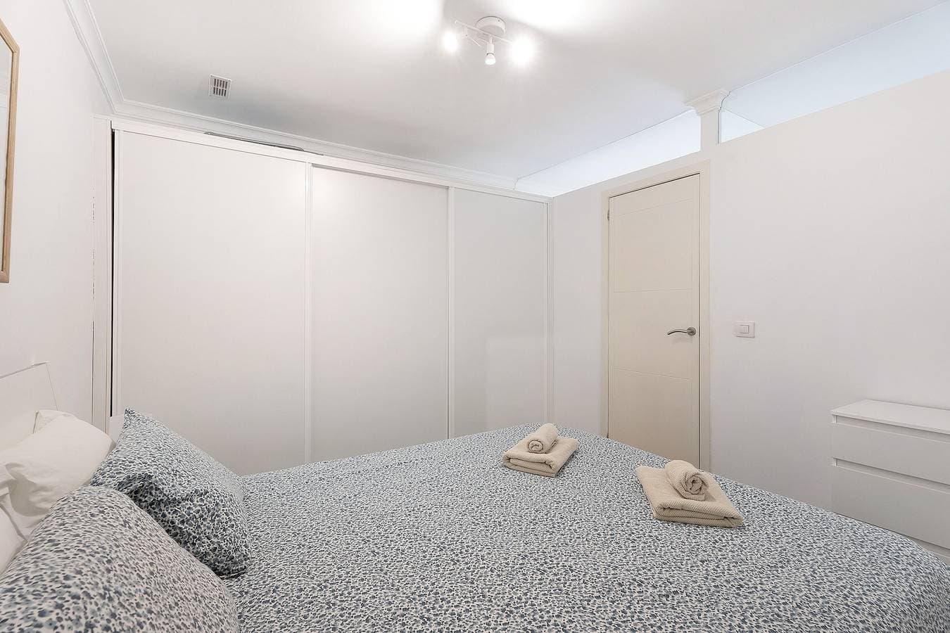 Foto 12 von 25: Ferienwohnung 'Orlando 103' mit Gemeinschaftspool, privater Terrasse und WLAN