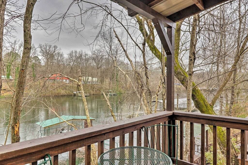 Foto 10 von 24: Neu! Gemütliche Heber Springs-Kabine mit Deck und Dock!