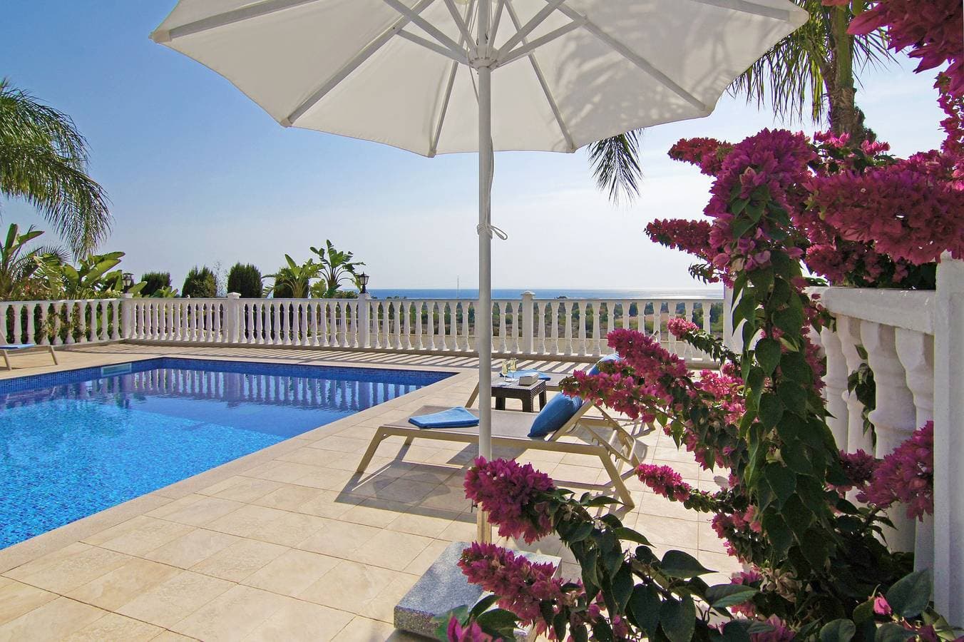 Foto 11 von 40: Villa für 8 Personen mit Balkon