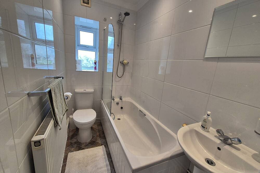 Foto 9 von 17: Spacious apartment 5 mins from Clifton and M5