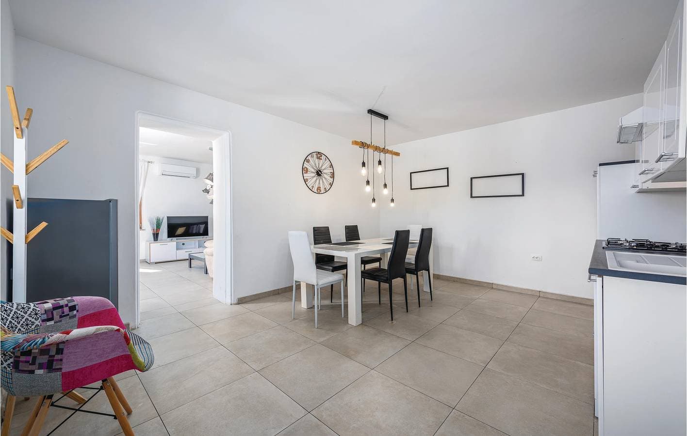 Foto 7 von 23: Gemütliche 2-Zimmer-Wohnung mit Pool, WLAN und in der Nähe des Stadtzentrums