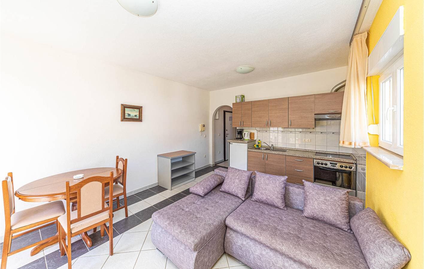 Foto 8 von 22: Urlaub am Meer: Gemütliche Ferienwohnung mit Terrasse und WLAN, 600 m vom Strand Uvala Bočići entfernt