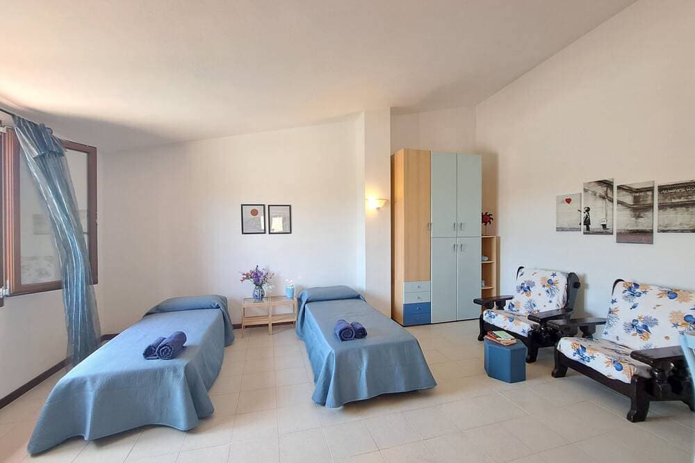 Foto 3 von 25: 100 sqm apartment in South Sardinia Capoterra. Sea nature and sunshine all year round.