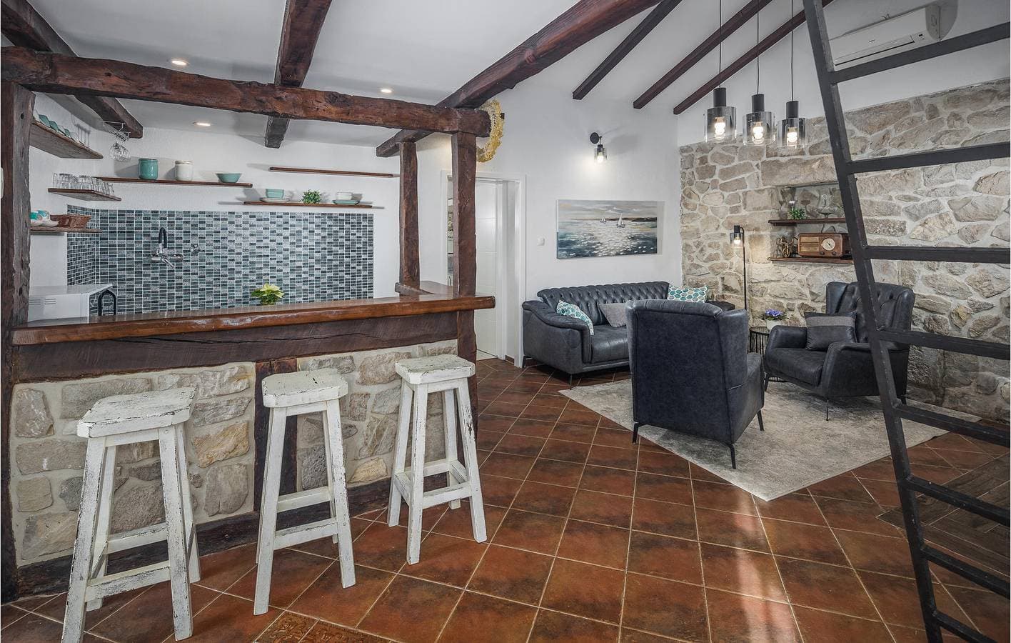 Foto 5 von 52: Charmante 200 m² große Wohnung mit Pool und Terrasse, 2,5 km vom Fluss entfernt