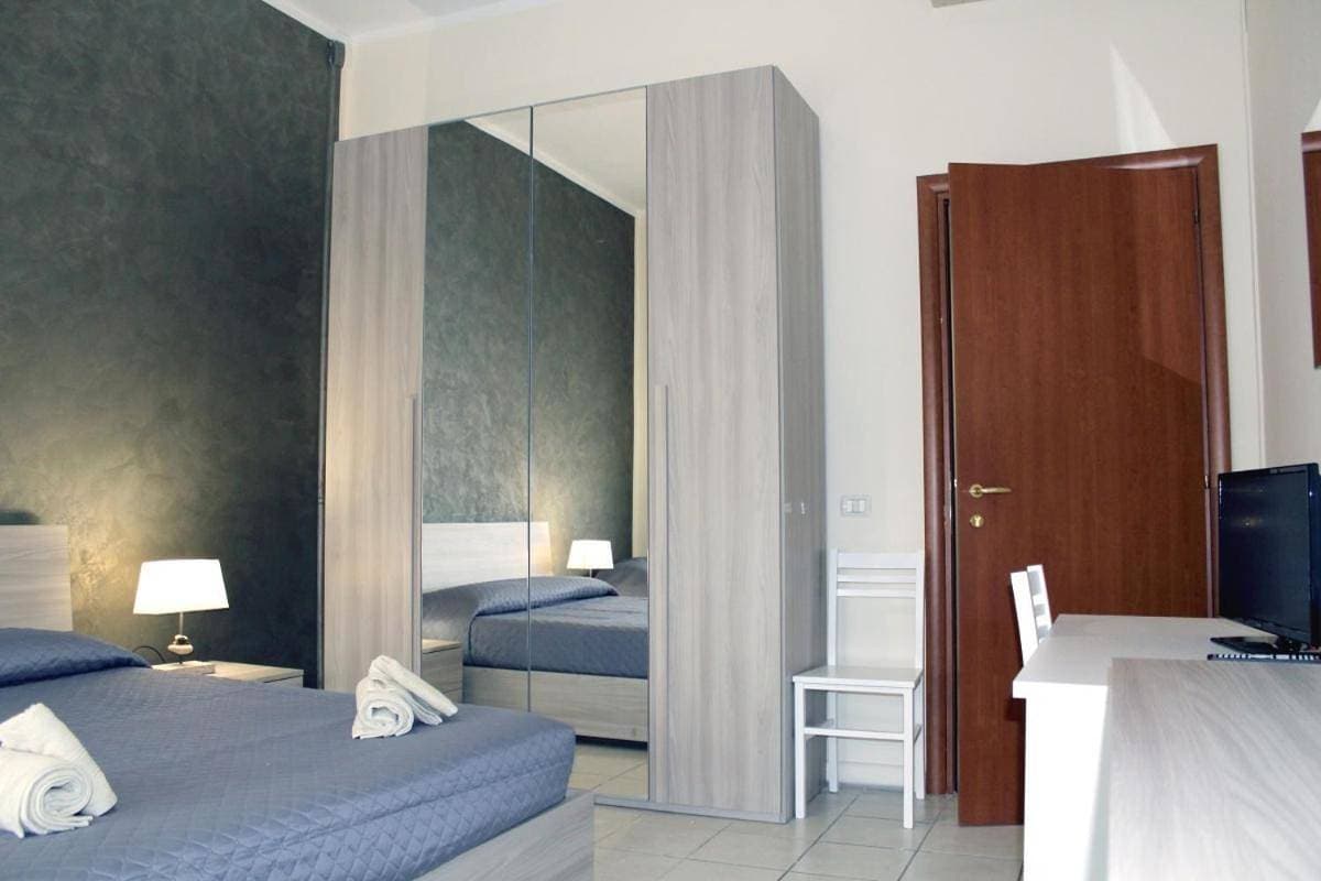 Foto 3 von 11: Standard Double Room with Shared Bathroom