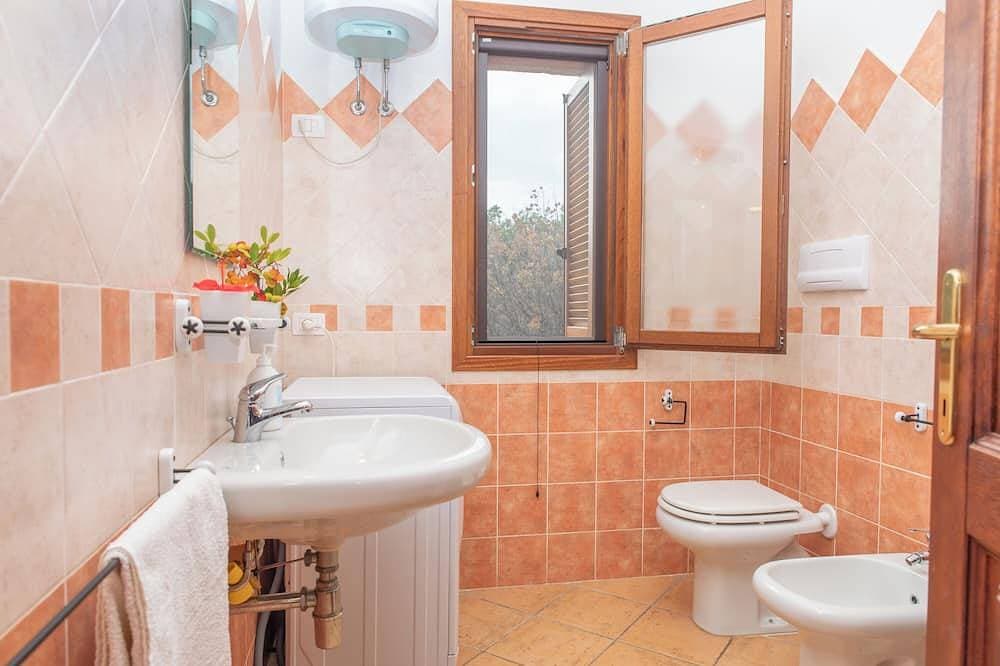 Foto 4 von 19: \"Villetta Olivastro\" with a large garden and in a quiet location