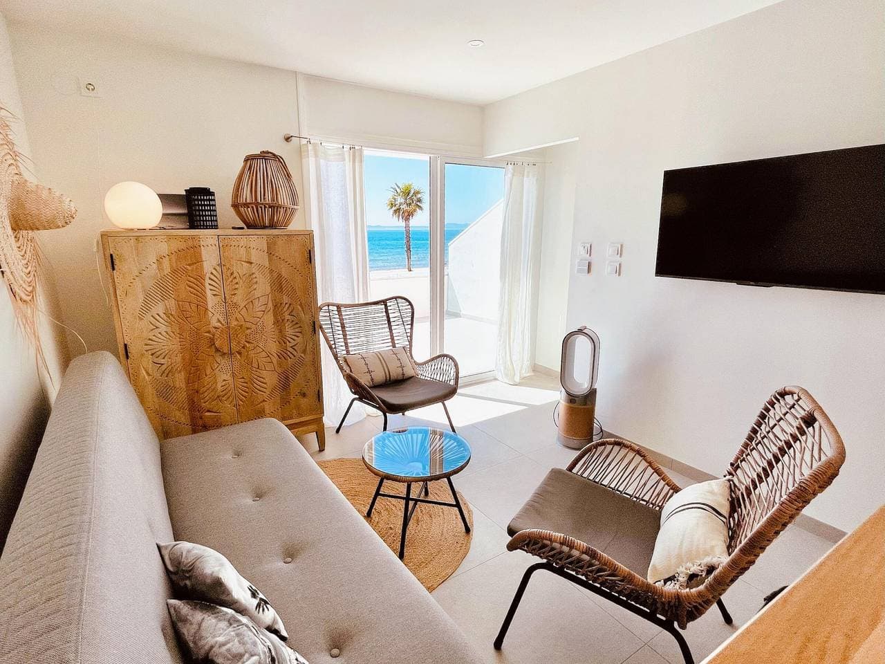 Foto 10 von 36: ¡Encantador apartamento en alquiler en Roses, Costa Brava! A 0 metros de la playa. Disfruta de la piscina comunitaria y las vistas al mar.
