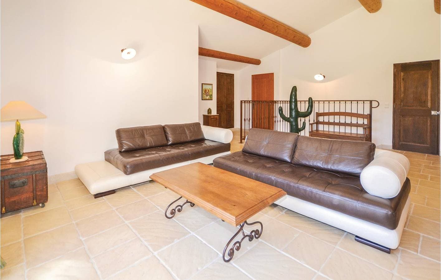 Foto 3 von 26: Wohnung mit AC, Pool & Garten - 2.5km zur Stadt