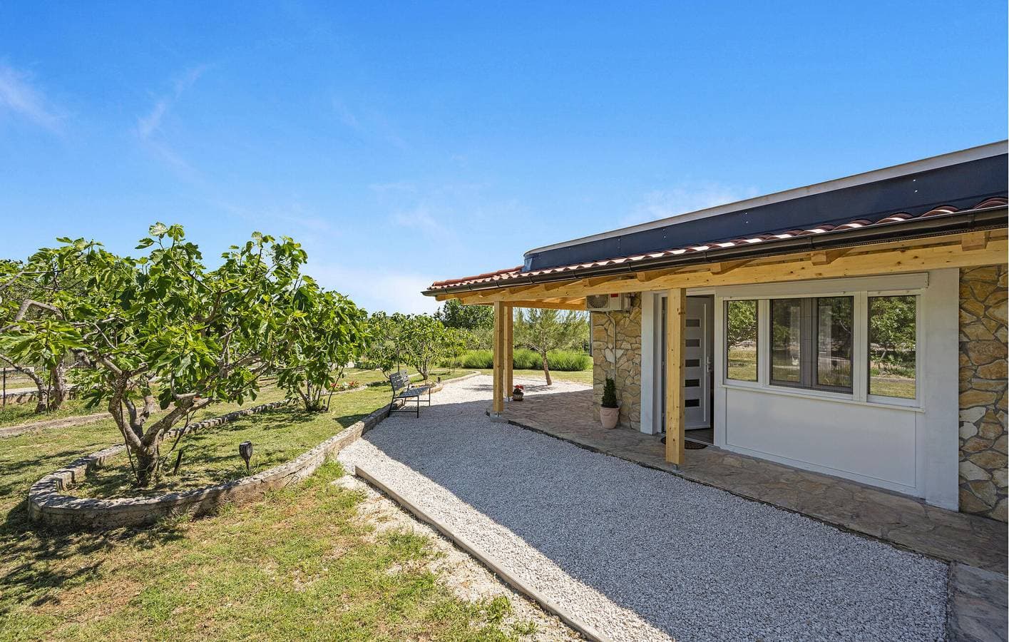 Foto 9 von 29: Gemütliche Ferienwohnung mit Terrasse, Küche, WLAN und Parkplatz
