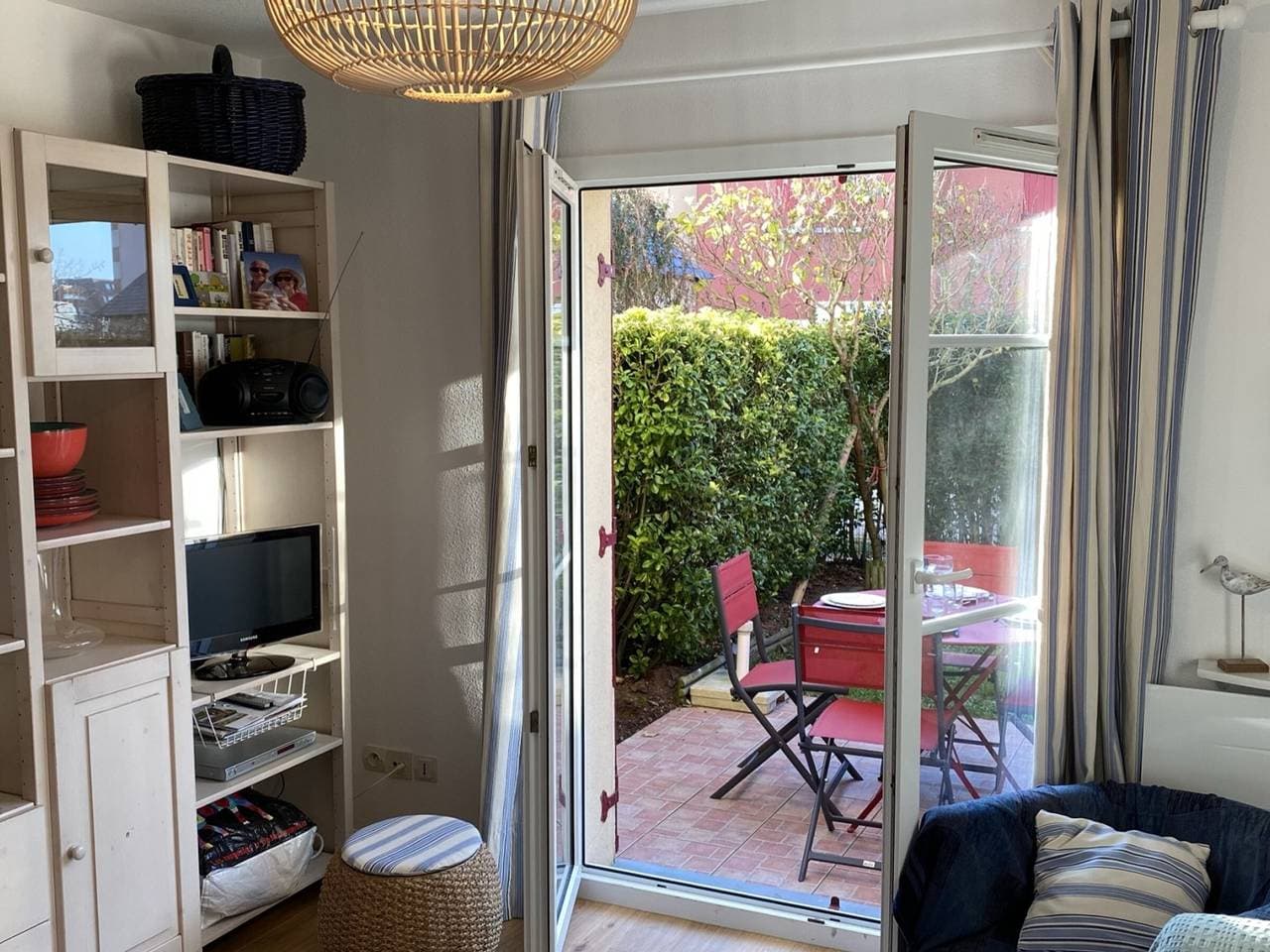 Foto 2 von 20: Gemütliches Ferienhaus in der Nähe des Hafens mit Garten und Terrasse