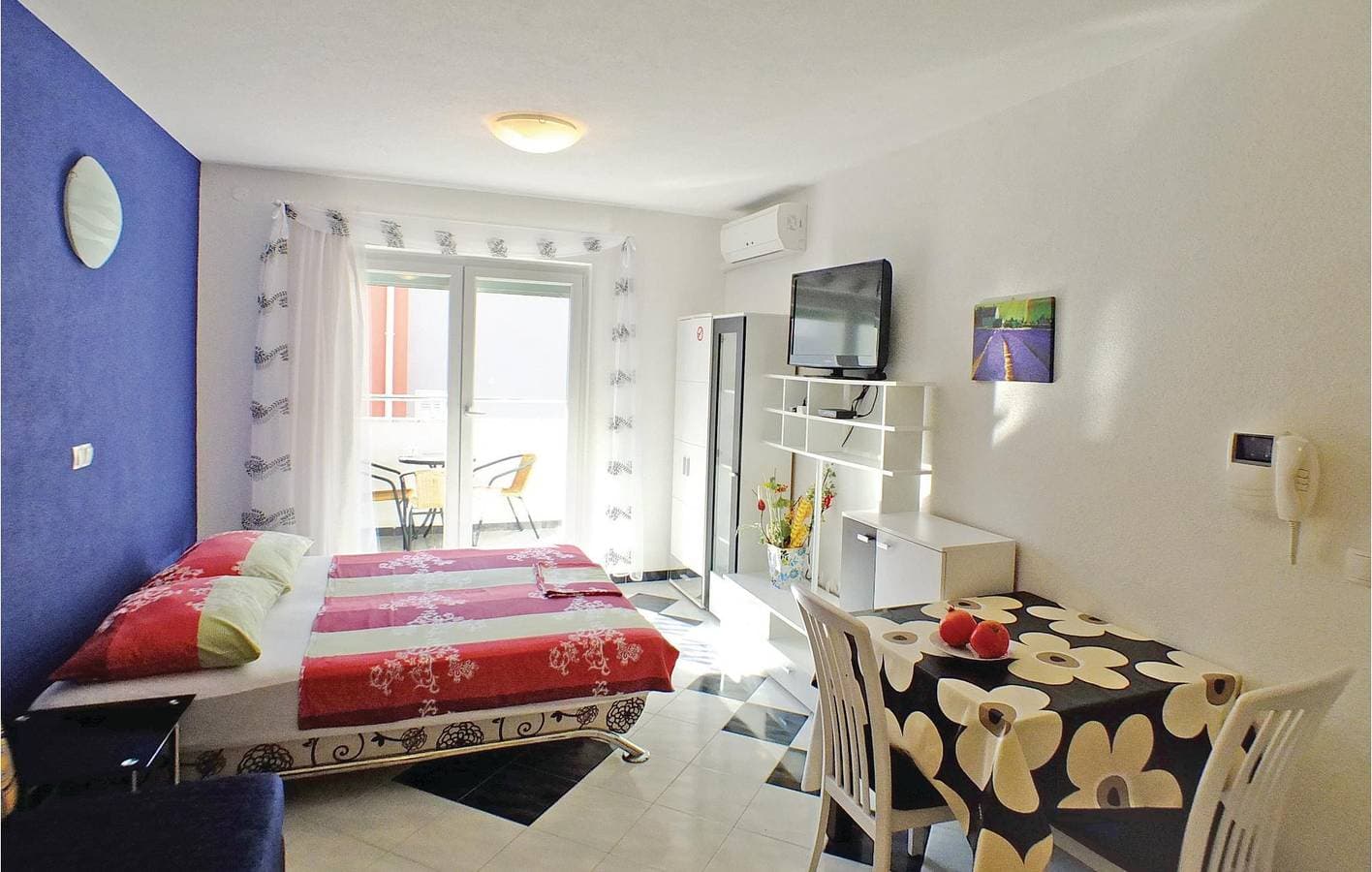 Foto 4 von 16: Gemütliche Ferienwohnung mit WLAN und Terrasse, 800 m von der Küste in Makarska entfernt