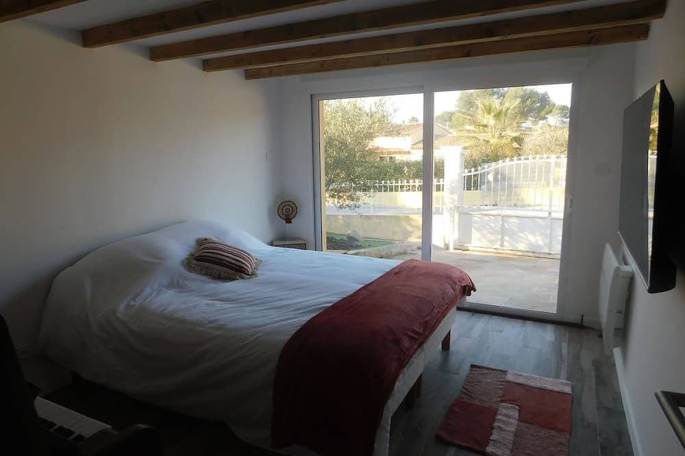 Foto 2 von 30: Côte D'azur, Villa Avec Piscine, Proche de Hyères les Palmiers. 4 Chambres