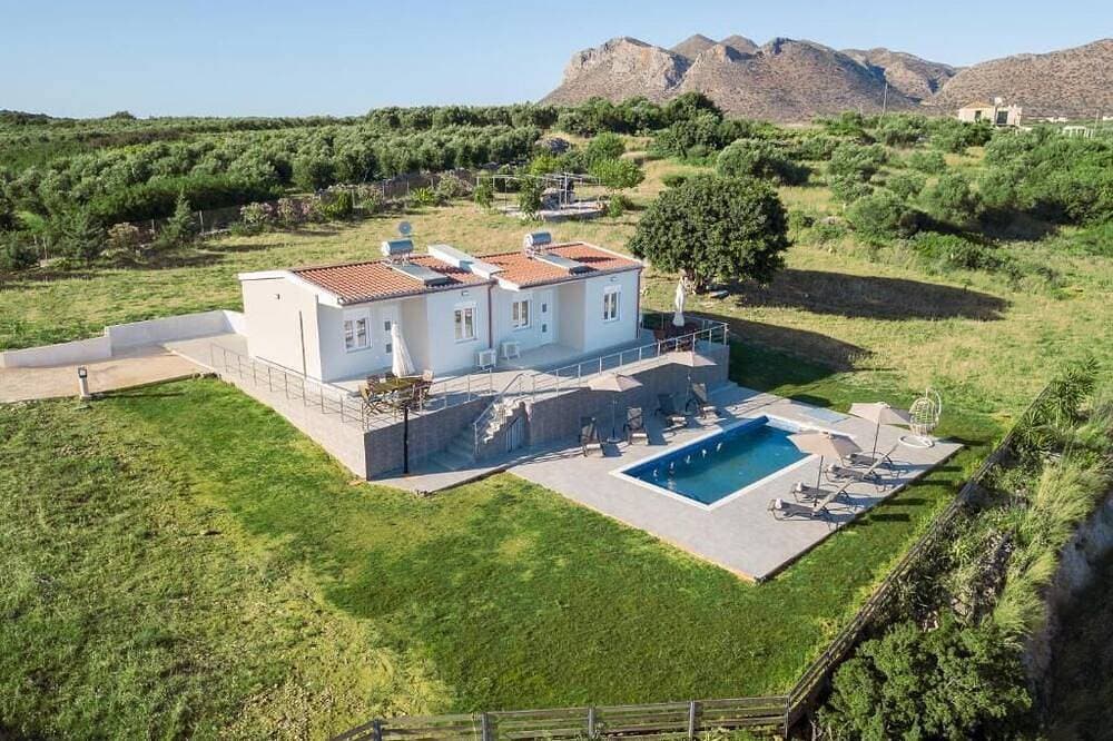 Foto 4 von 7: Deatached apartment with shared pool in Tersanas Chania 2 minutes from the beach