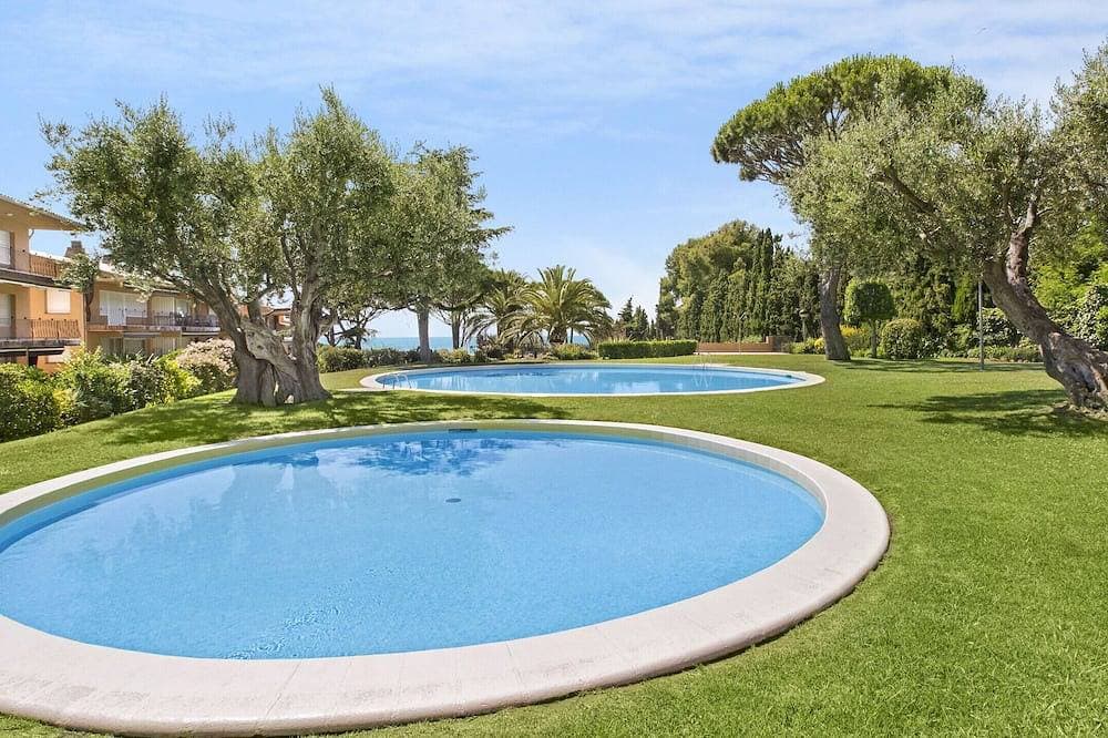 Illa 76 -Nice apartment with sea views, pool and near the beach of Calella 1
