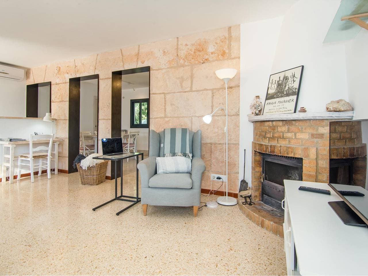 Foto 9 von 45: Ein hübsches Chalet im Ibicenco-Stil für bis zu 5 Erwachsene und 1 Kind mit Pool