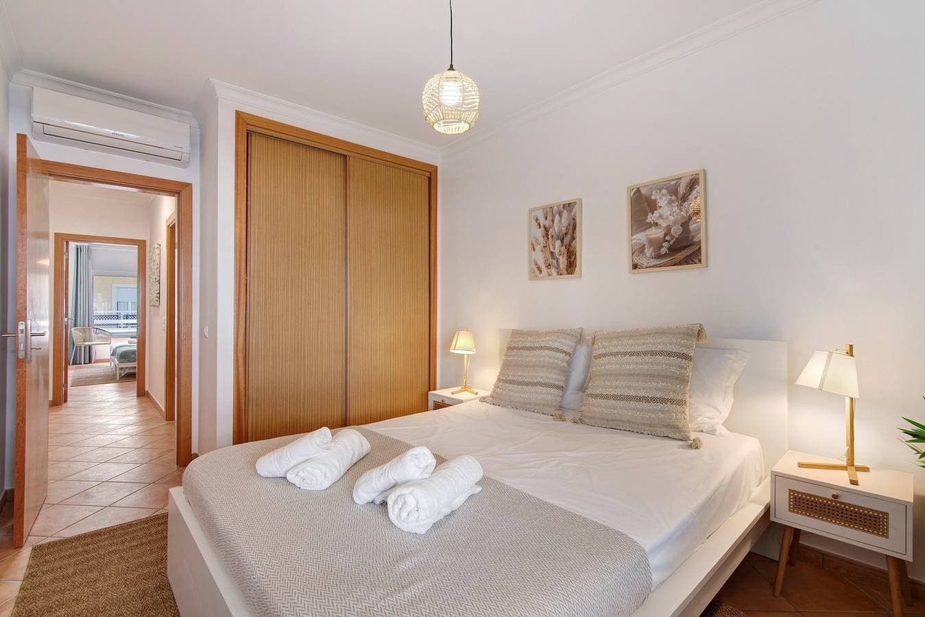 Foto 12 von 24: Ferienwohnung 'T2 D Apt Amendoeira' mit Gemeinschaftspool, 2 Balkonen und WLAN