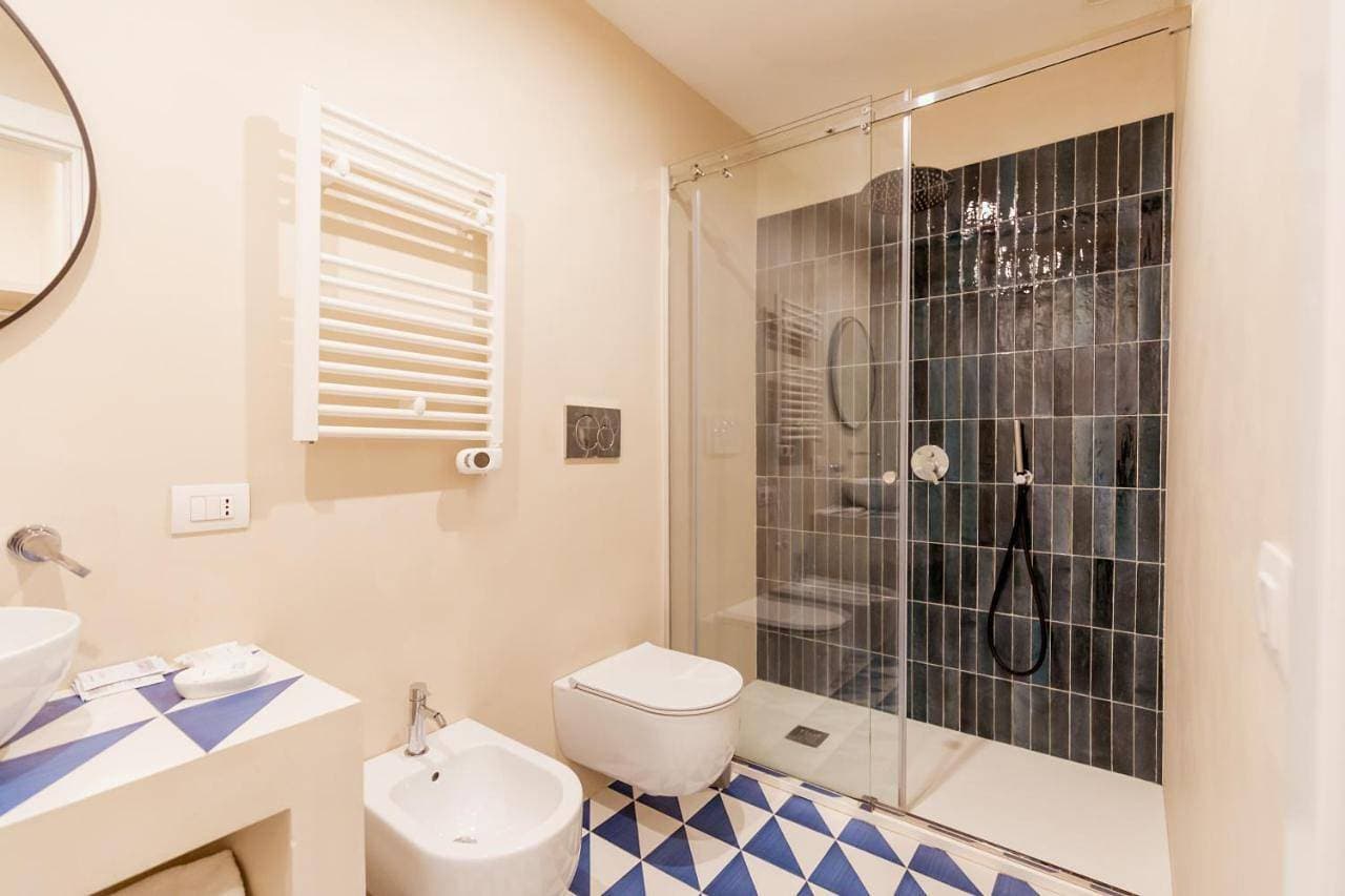 Foto 5 von 5: King Room with Spa Bath