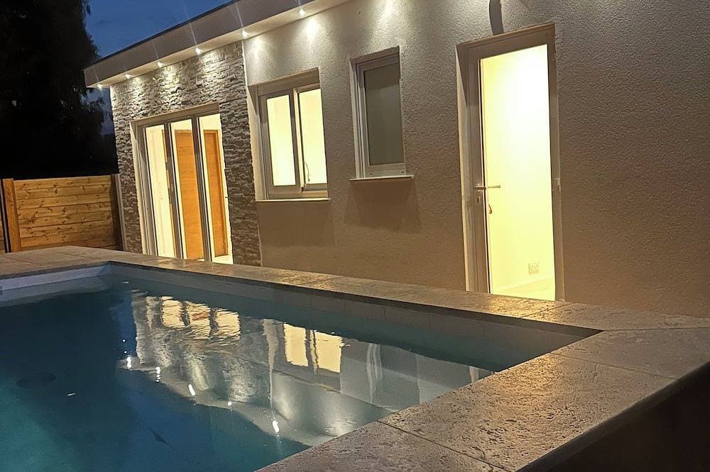 House with private pool 1