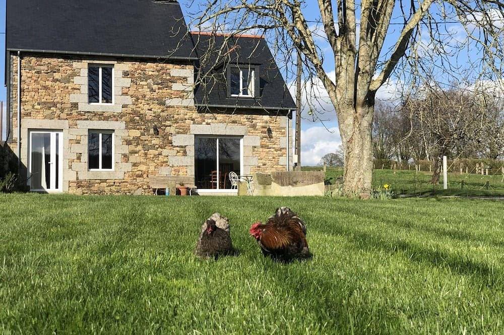 Foto 8 von 16: Charmantes Landhaus mit großem Grünbereich