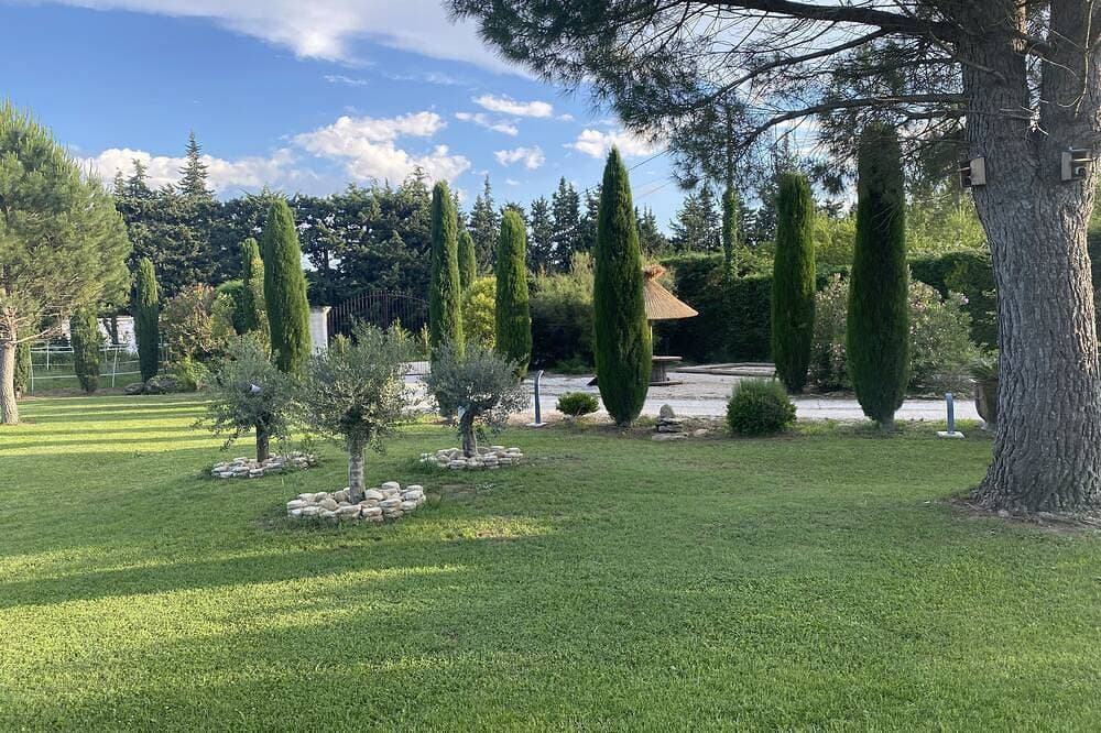 Foto 12 von 30: Schönes Haus, geschlossener Pool in der Nähe von Alpilles, Climatisee, auf dem Land