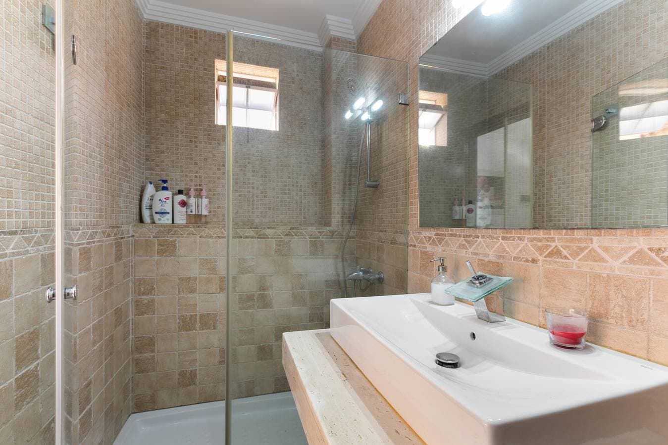Foto 13 von 30: Ferienwohnung 'Paraíso Radazul' mit Gemeinschaftspool, gemeinsamer Terrasse und Wi-Fi