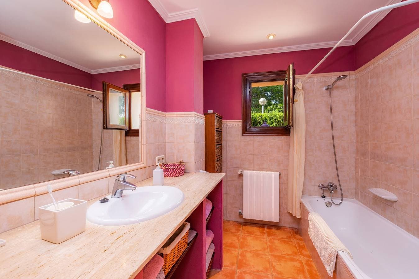 Foto 13 von 24: Ferienwohnung 'Na Forana' mit WLAN, Klimaanlage, Terrassen und Garten