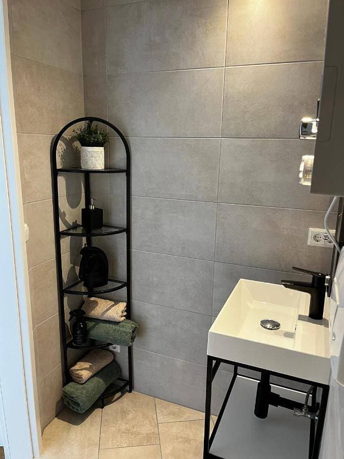 Foto 5 von 16: One-Bedroom Apartment