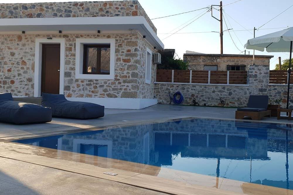 Double Bee Villa with private pool 1