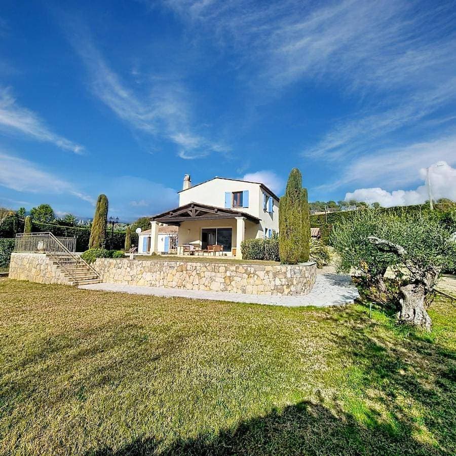 Foto 2 von 47: Villa with Private Pool