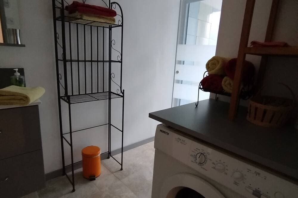 Foto 11 von 20: Large apartment 5 minutes' walk from Joyeuse, its shops and famous market.