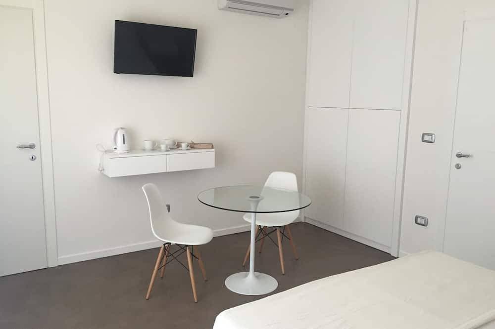 Foto 4 von 15: Zimmer 'Camera Matrimoniale Monica' mit WLAN und Klimaanlage