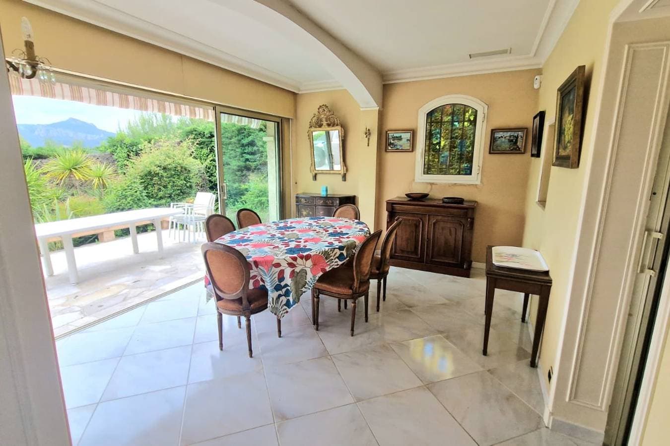 Foto 4 von 12: Villa für 8 Personen mit Pool