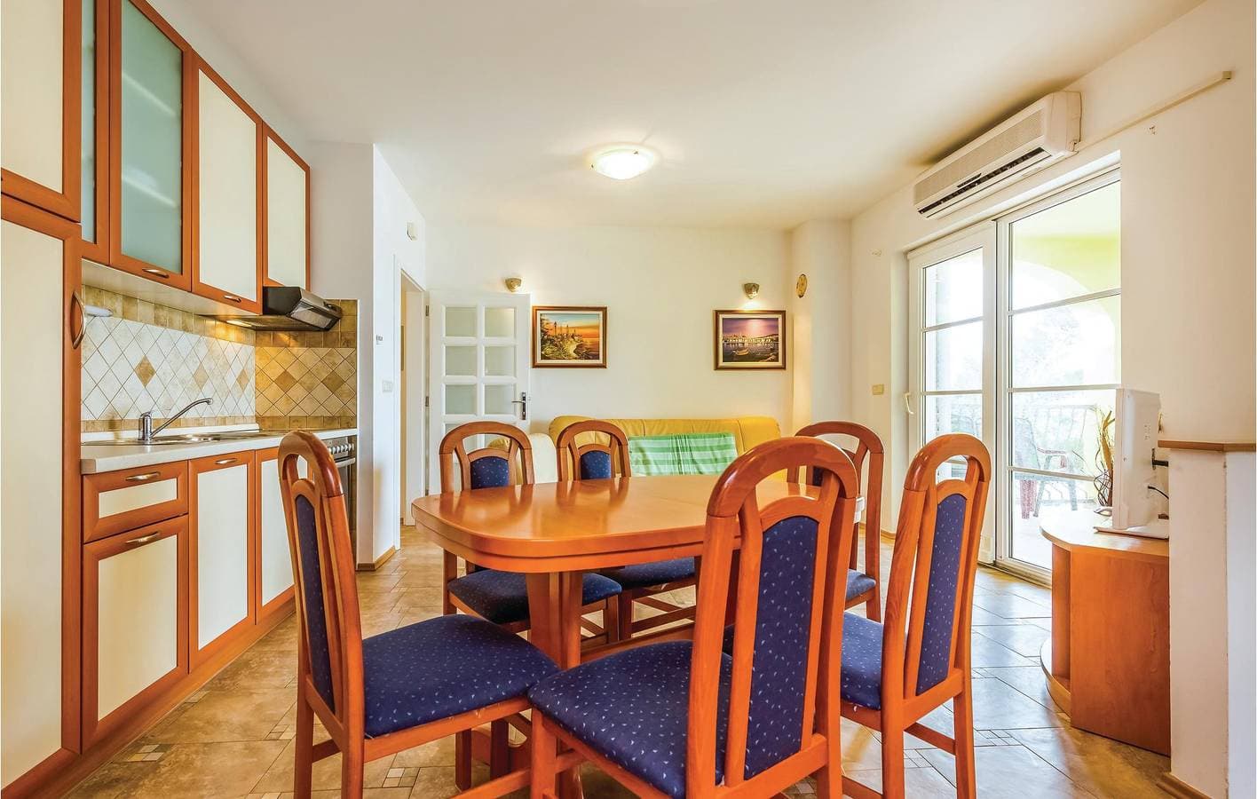 Foto 9 von 34: Urlaub am Meer: Gemütliche Ferienwohnung mit Terrasse und Parkplatz, 1,5 km vom Strand entfernt