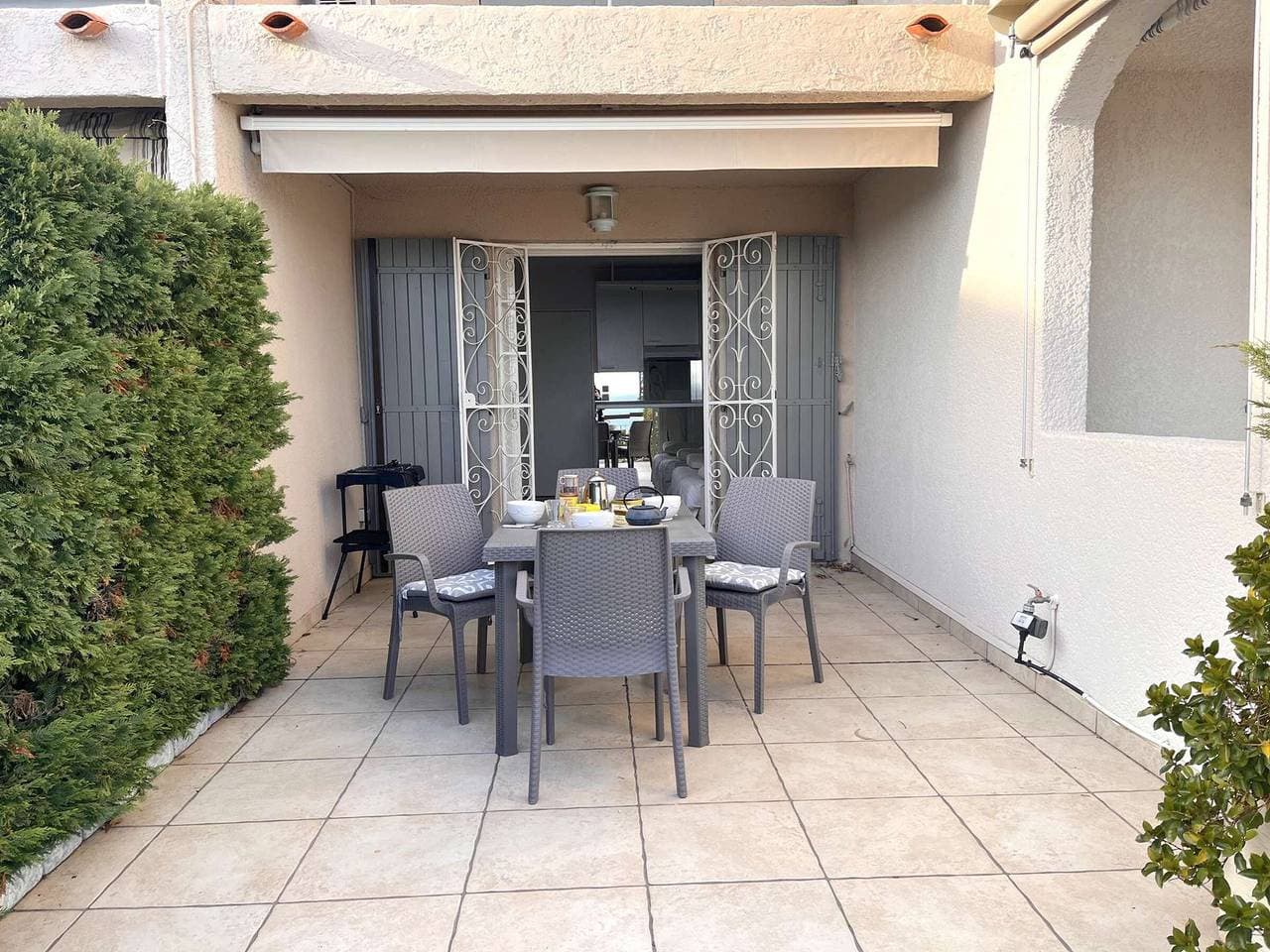 Foto 3 von 21: Ruhige Wohnung mit Pool und Parkplatz, strandnah, für 4 Personen in Rayol-Canadel