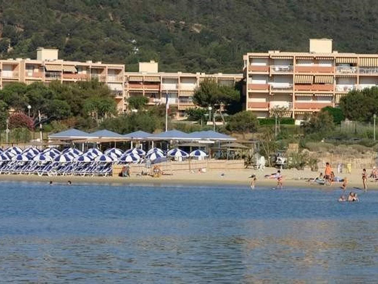 Foto 4 von 19: Studio mit Kabine für 4 Personen, direkt am Strand mit Pool und Tennis in Bormes-les-Mimosas