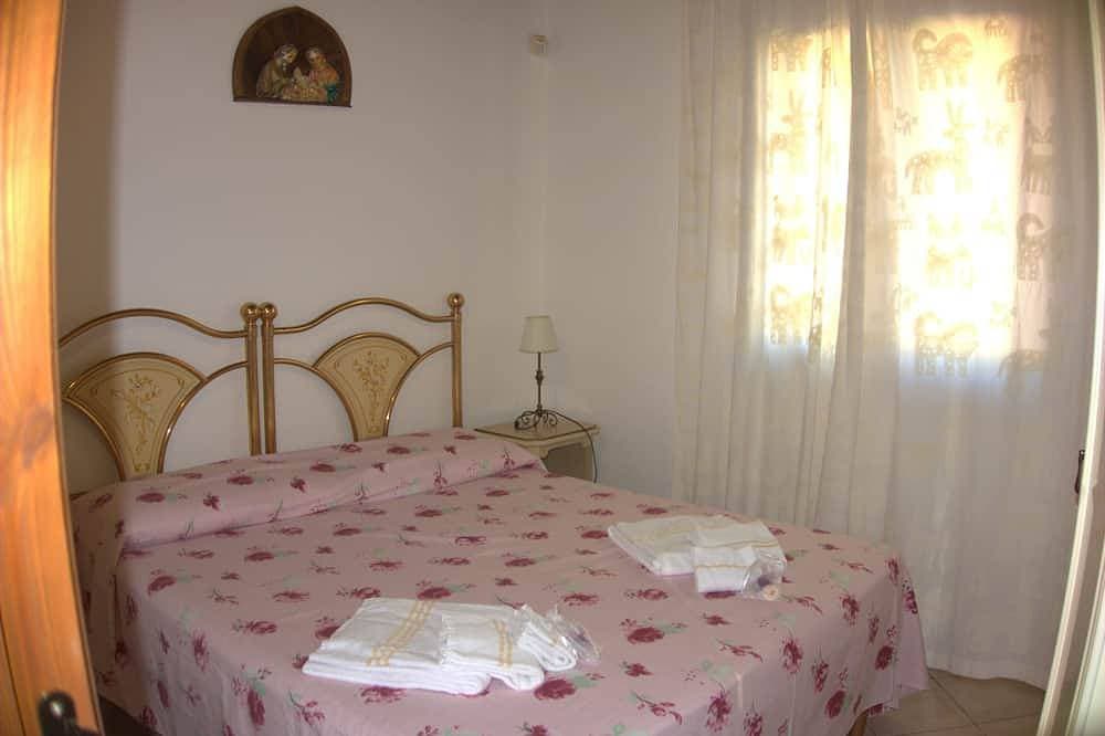 Foto 3 von 25: Panoramablumenvilla mit privatem Pool und Whirlpool, grünem Rasen - WIFI