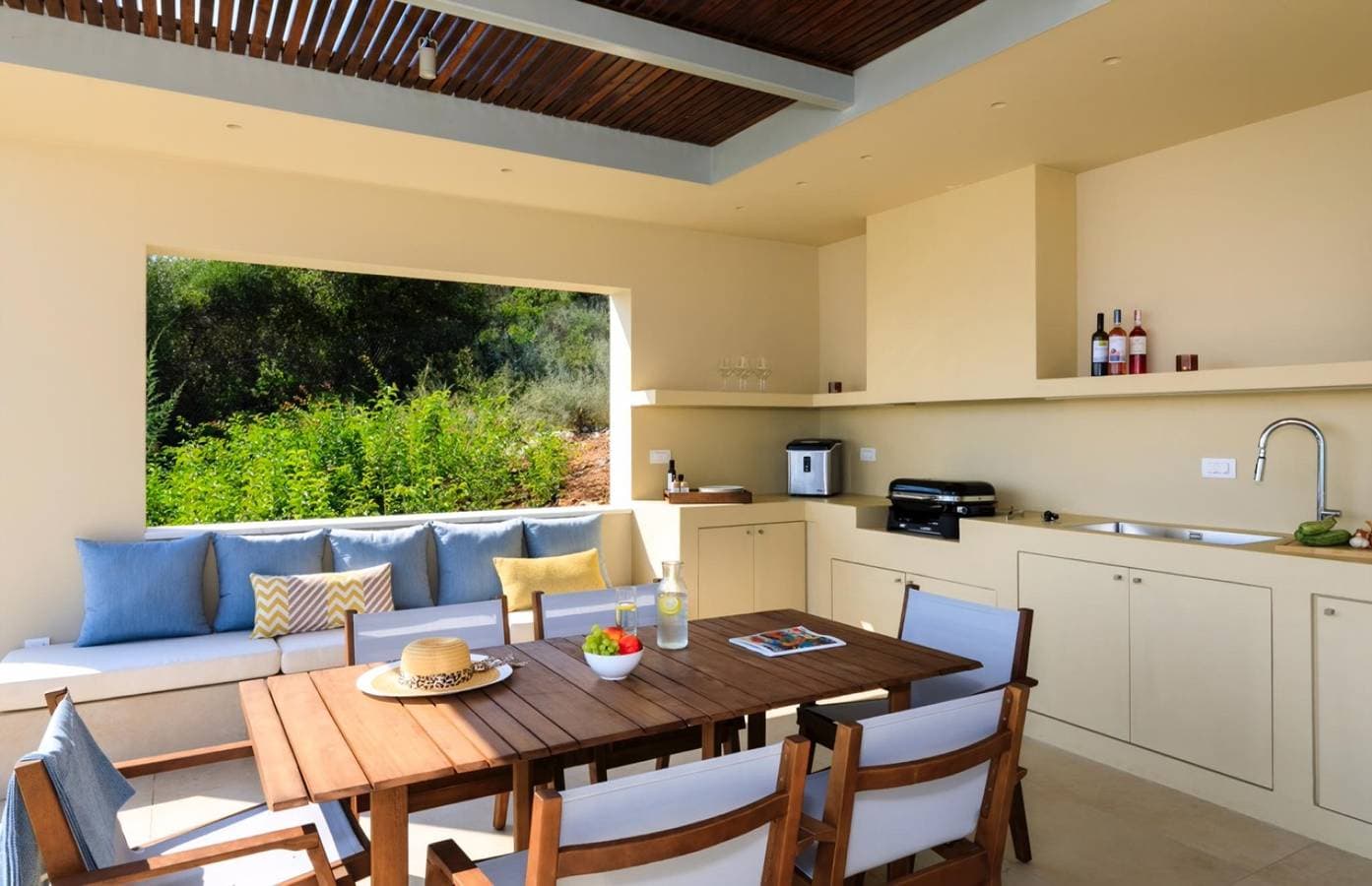 Foto 5 von 32: Elegant Contemporary Villa with Mesmerising Ionian Views and Sea Access