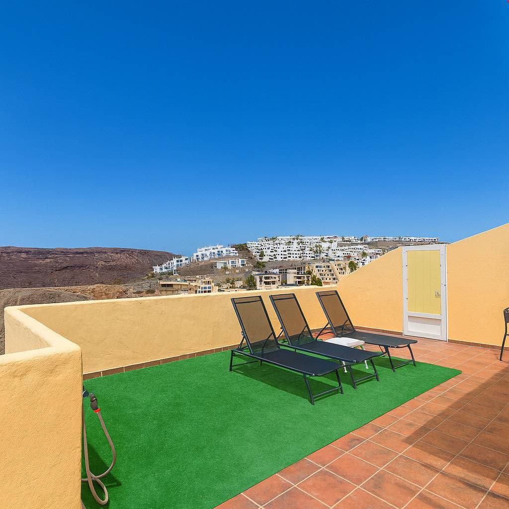 Foto 5 von 37: Private Solarium Home -  Terrace & Beach Views
