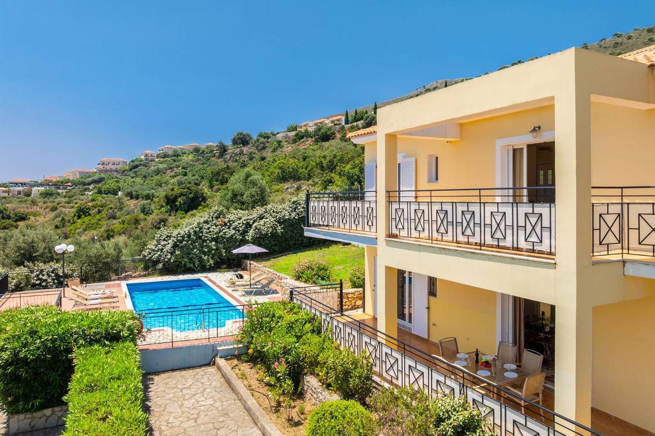 Foto 10 von 34: Villa für 6 Personen mit Balkon